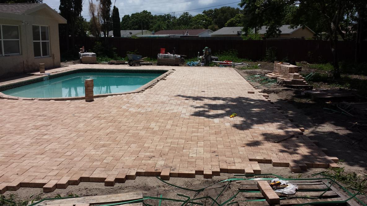CONCRETE PAVING BLOCKS-CABRO-COBBLESTONES-POOL PAVERS-OUTDOOR PAVING BRICKS SUPPLIERS AND INSTALLERS IN KENYA
