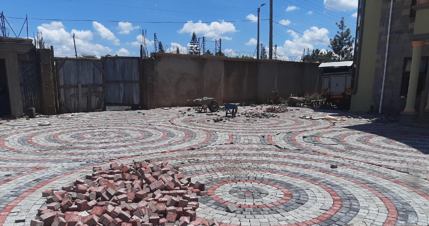 CONCRETE PAVING BLOCKS-CABRO-COBBLESTONES-ROUND CABROS-CIRCLE STONES-POOL PAVERS-OUTDOOR PAVING BRICKS SUPPLIERS AND INSTALLERS IN KENYA