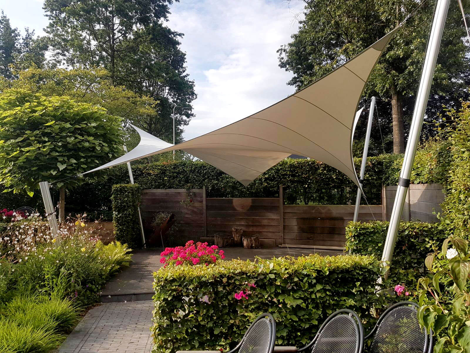 Waterproof Shade Sail-Outdoor Stretch Tent-Butterfly Gazebo Shade-Overlapping  Shade Sail-Triangular Sail-Square Sail-Rectangular Sail-Sun Shade-Deck and  Patio Shades for a Shop, Restaurant, Hotel, Resort, Office, Home, Church,  School, Factory, Hospital