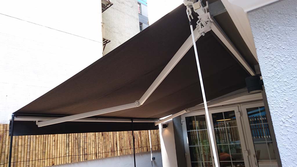 Retractable Awnings-Patio Shade Awnings-Folding Arm Awning Supplier in Kenya