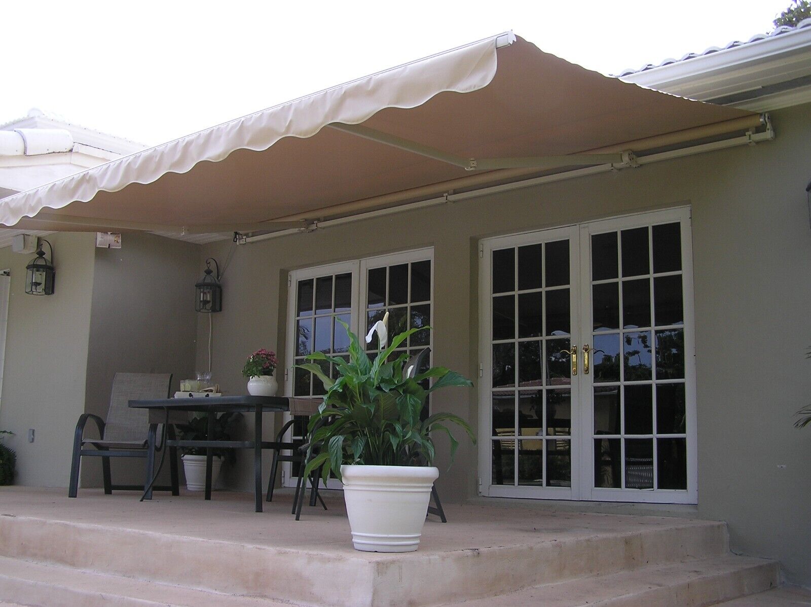 We sell supply and install quality retractable patio awnings in Kenya-Leading Manufacturer of adjustable awnings