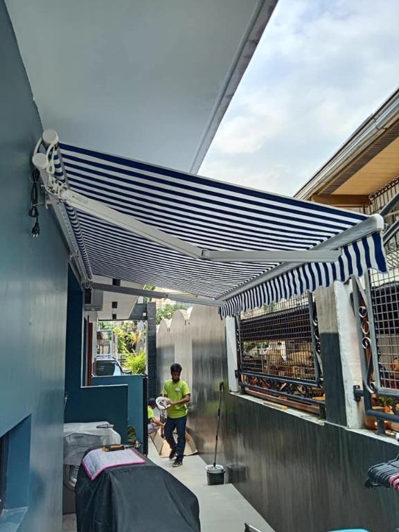AWNING 2