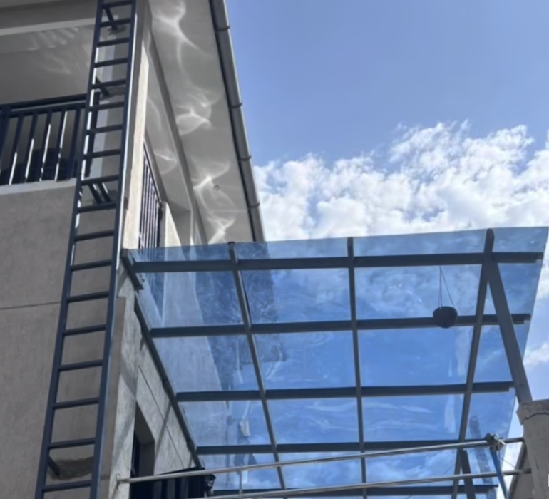 BLUE POLYCARBONATE AWNING SBF