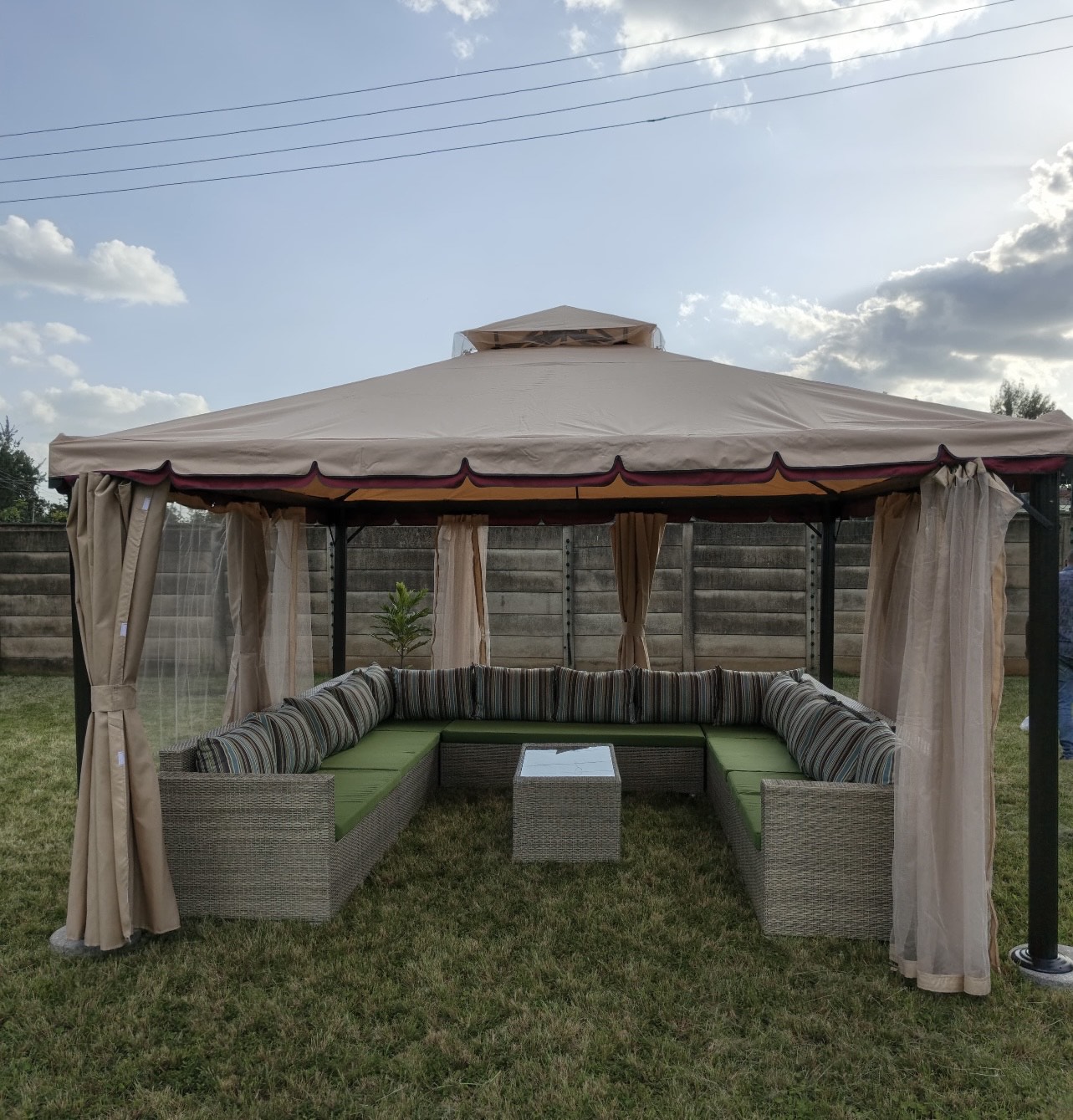 SBF MODERN GAZEBO 1