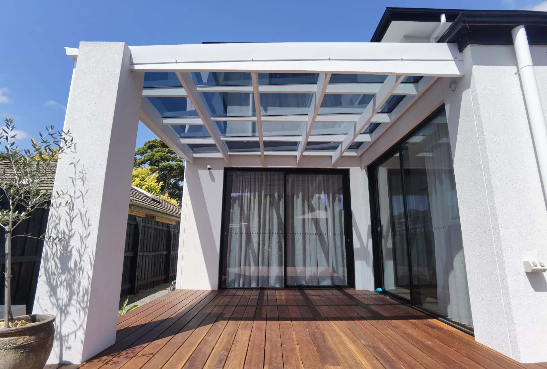 SBF SOLID POLYCARBONATE PERGOLA A