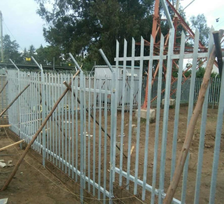 1. PALISADE FENCE