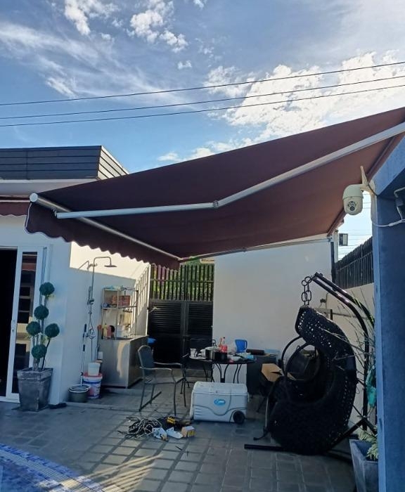 AWNING 4
