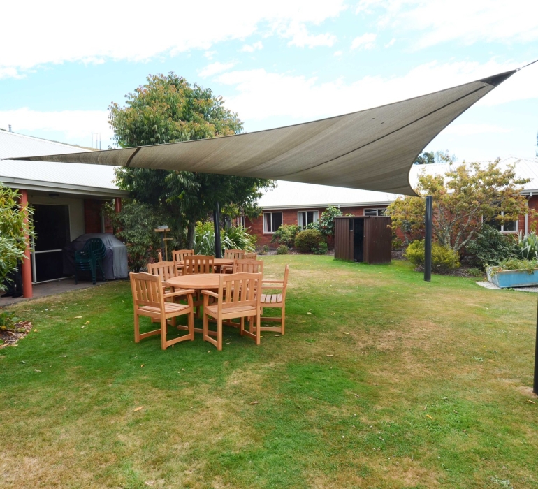 BLACK TRIANGLE SHADE SAIL