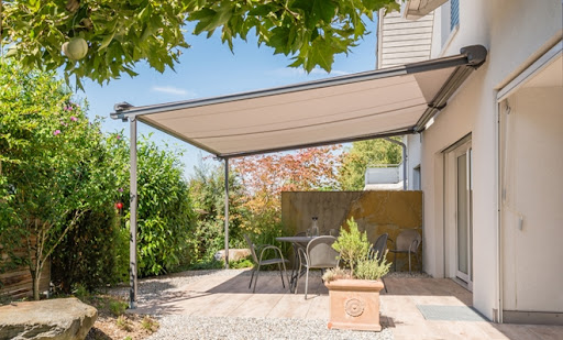 RETRACTABLE ROLLING PERGOLA AWNING