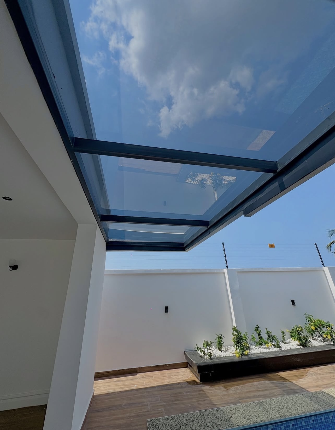 SBF GLASS PERGOLA 1