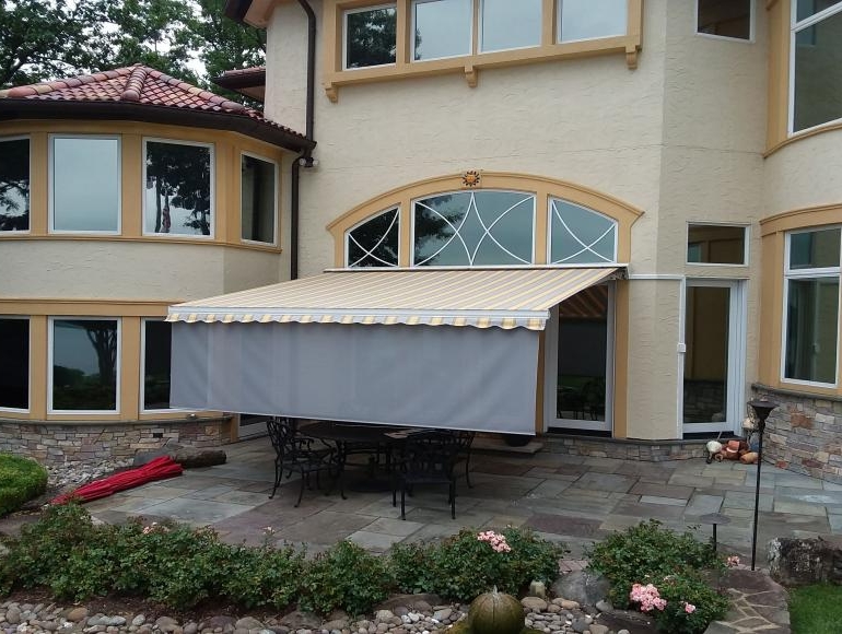 SBF RETRACTABLE AWNING 36