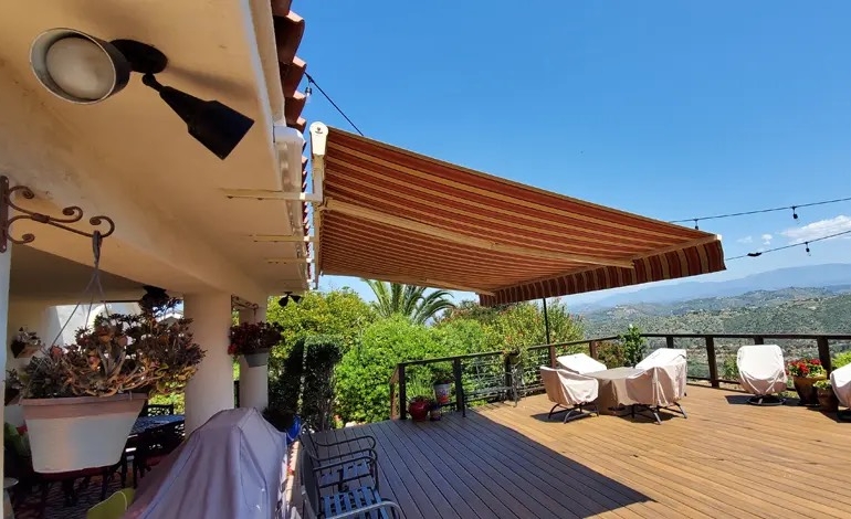 MOTORIZED RETRACTABLE AWNING