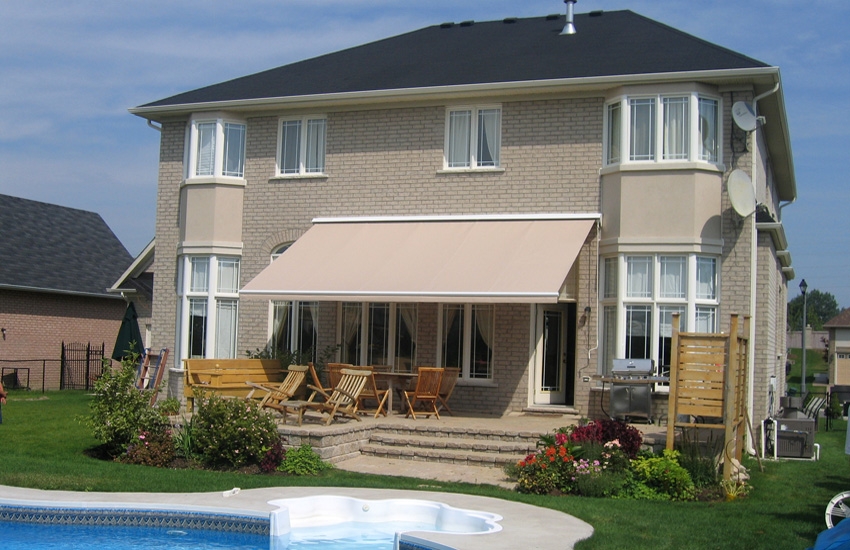 FOLD ARM RETRACTABLE AWNING