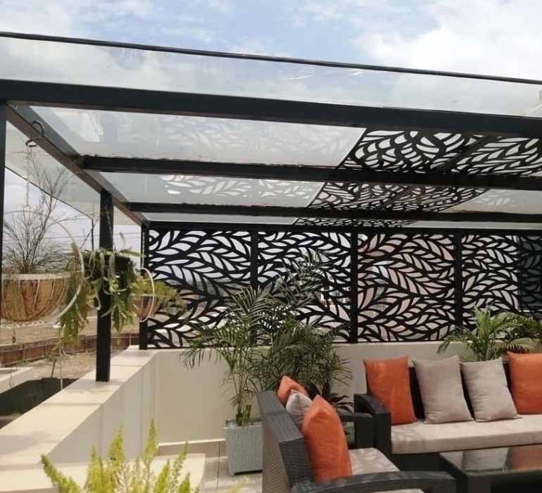 SBF ROOFTOP LOUNGE AREA GLASS PERGOLA 1